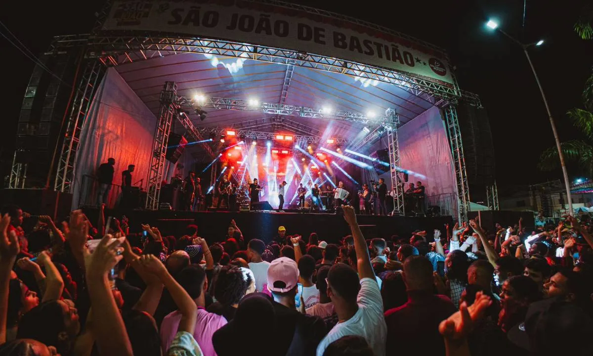 João Gomes faz show inédito em São Sebastião do Passé; confira