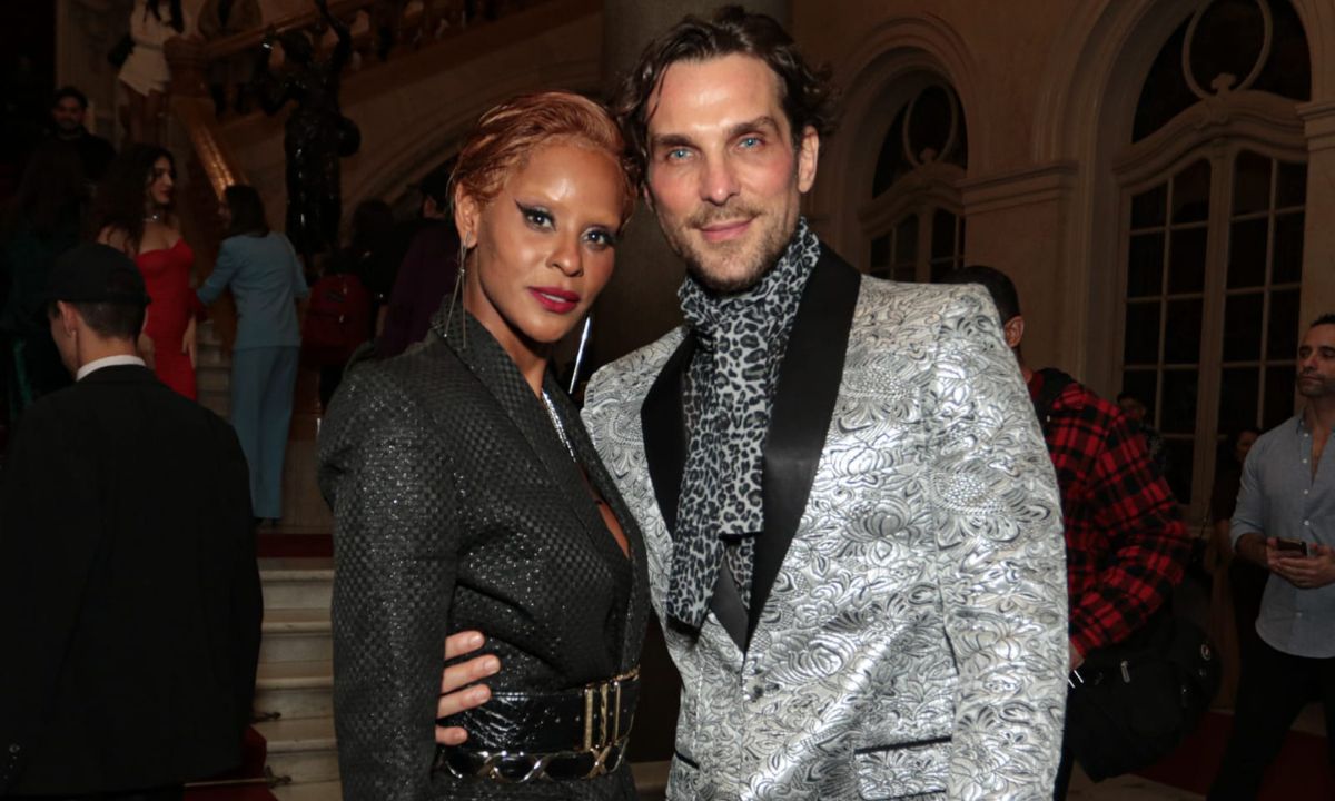 Simaria e mais famosos acompanham abertura de São Paulo Fashion Week