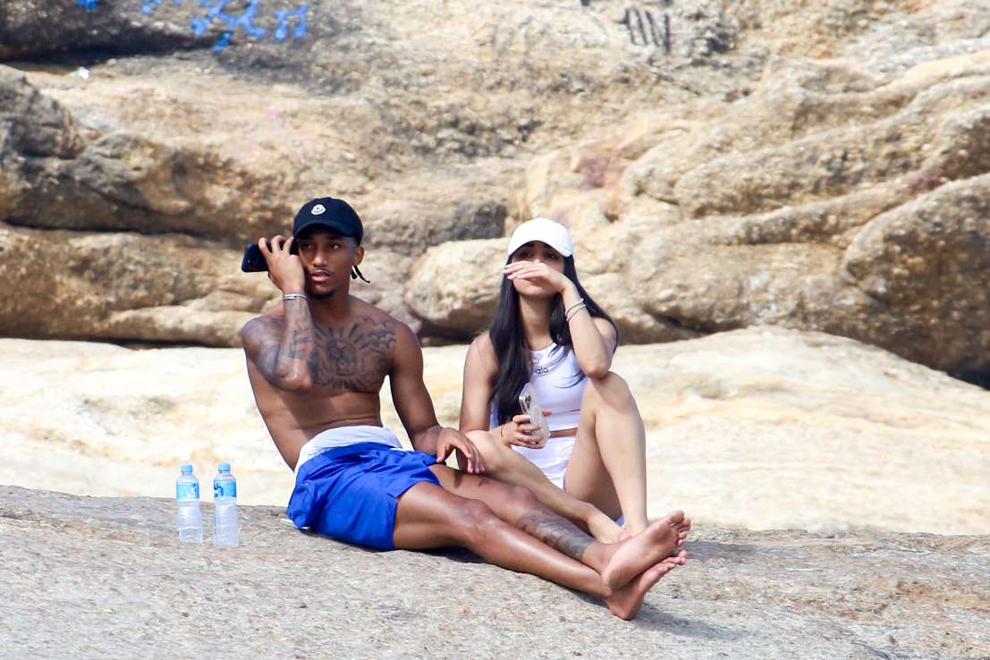 Jogador do Chelsea que namorou Mel Maia é flagrado com nova namorada