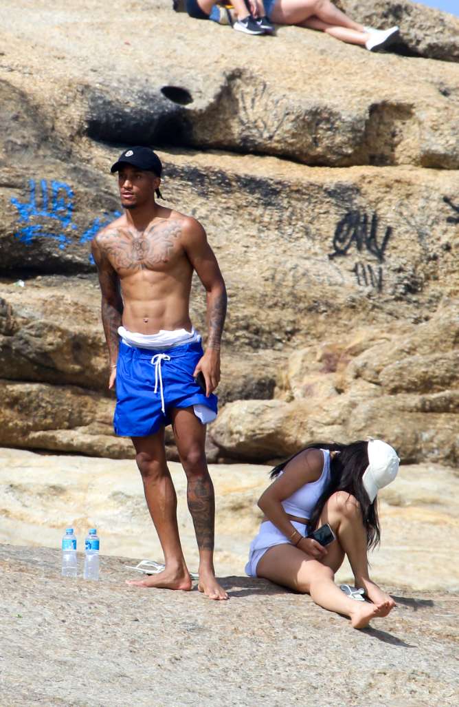 Jogador do Chelsea que namorou Mel Maia é flagrado com nova namorada