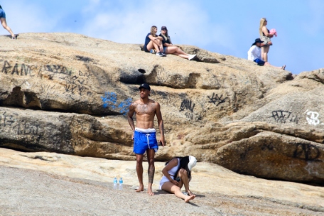 Jogador do Chelsea que namorou Mel Maia é flagrado com nova namorada