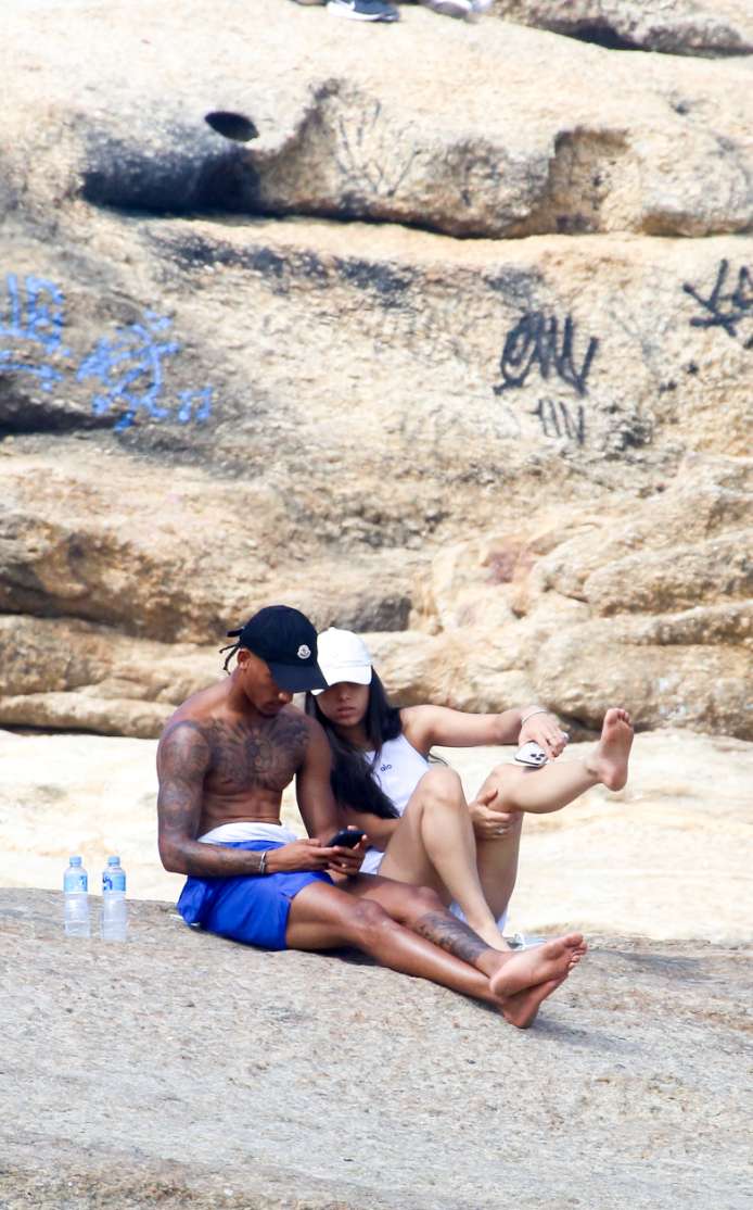 Jogador do Chelsea que namorou Mel Maia é flagrado com nova namorada