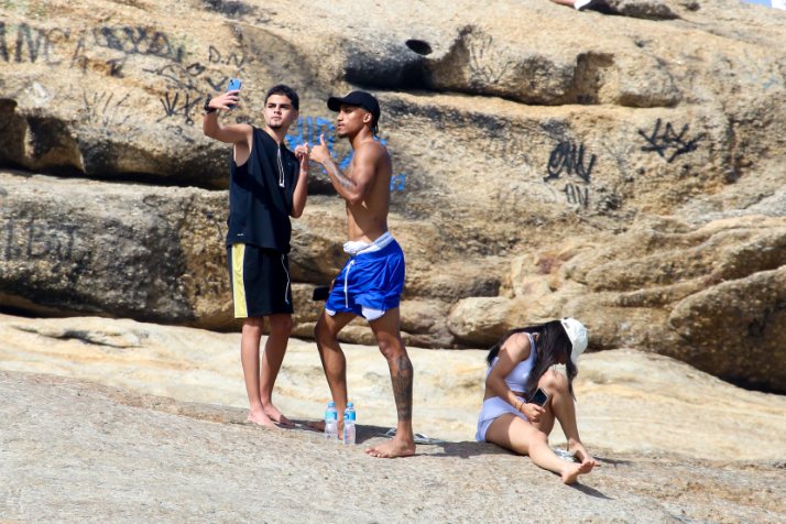 Jogador do Chelsea que namorou Mel Maia é flagrado com nova namorada