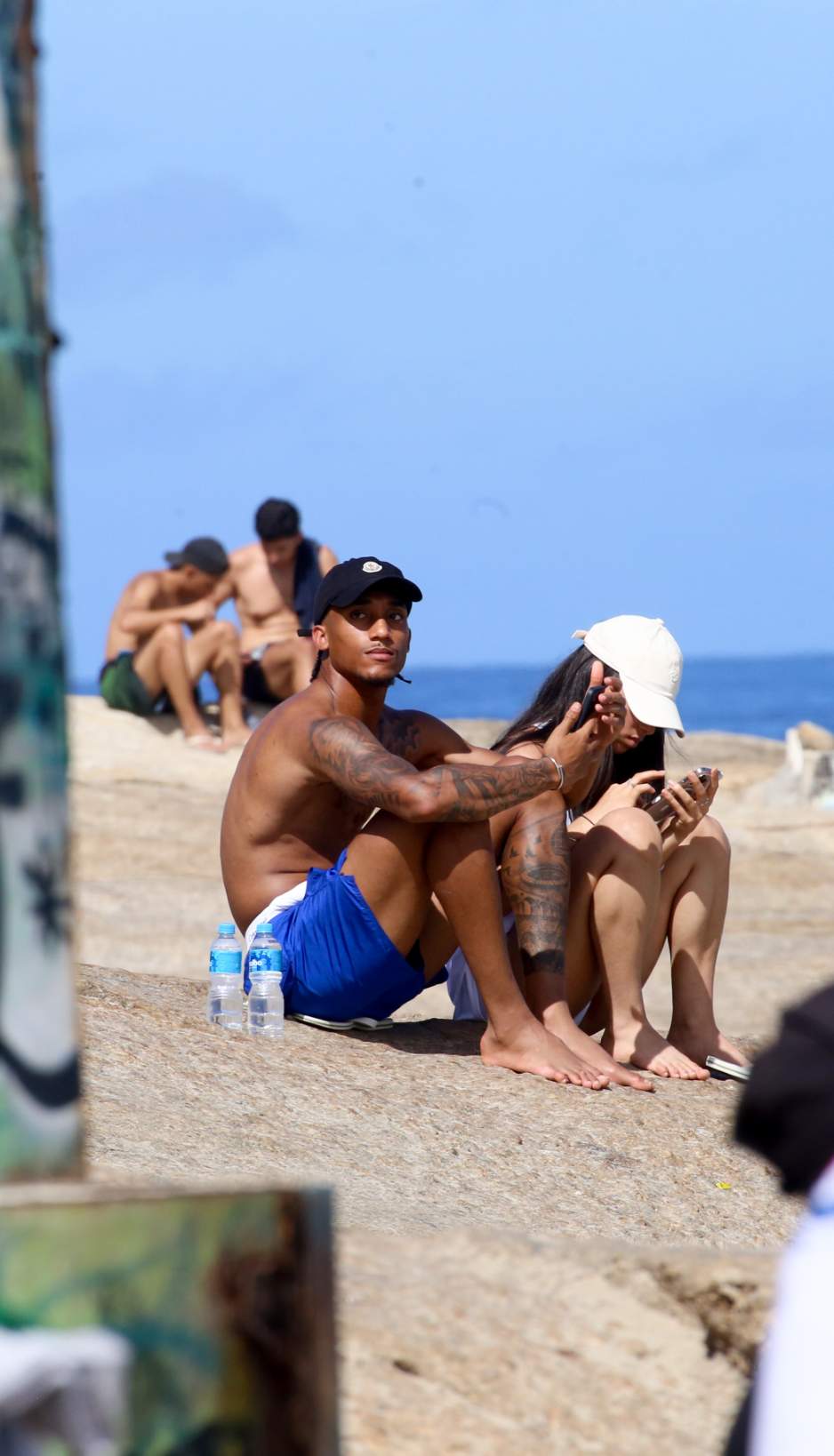 Jogador do Chelsea que namorou Mel Maia é flagrado com nova namorada