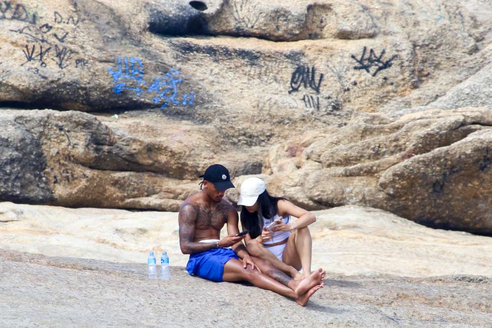 Jogador do Chelsea que namorou Mel Maia é flagrado com nova namorada