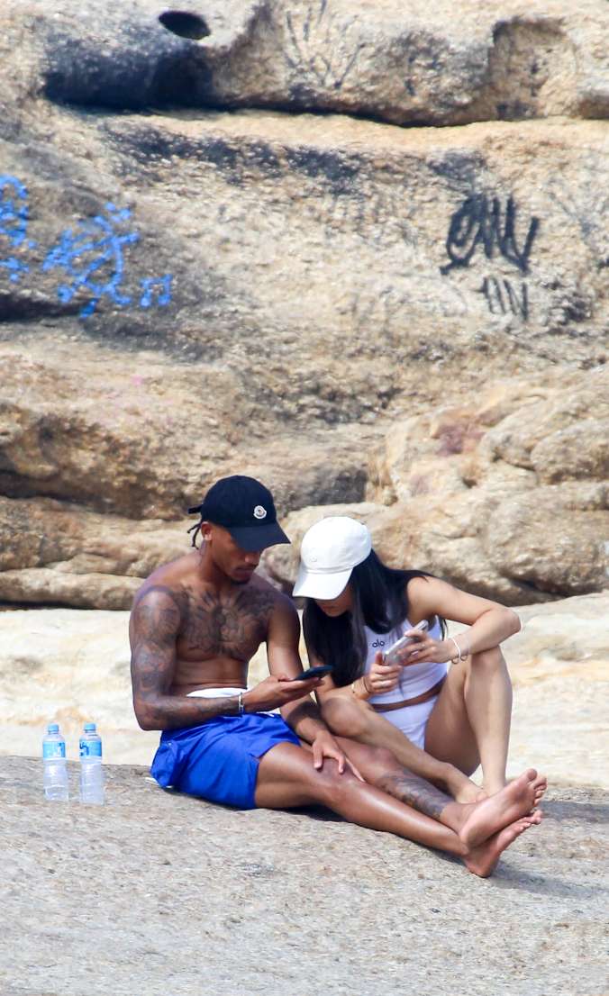 Jogador do Chelsea que namorou Mel Maia é flagrado com nova namorada