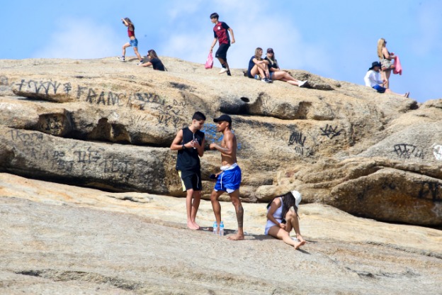 Jogador do Chelsea que namorou Mel Maia é flagrado com nova namorada