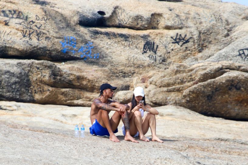 Jogador do Chelsea que namorou Mel Maia é flagrado com nova namorada