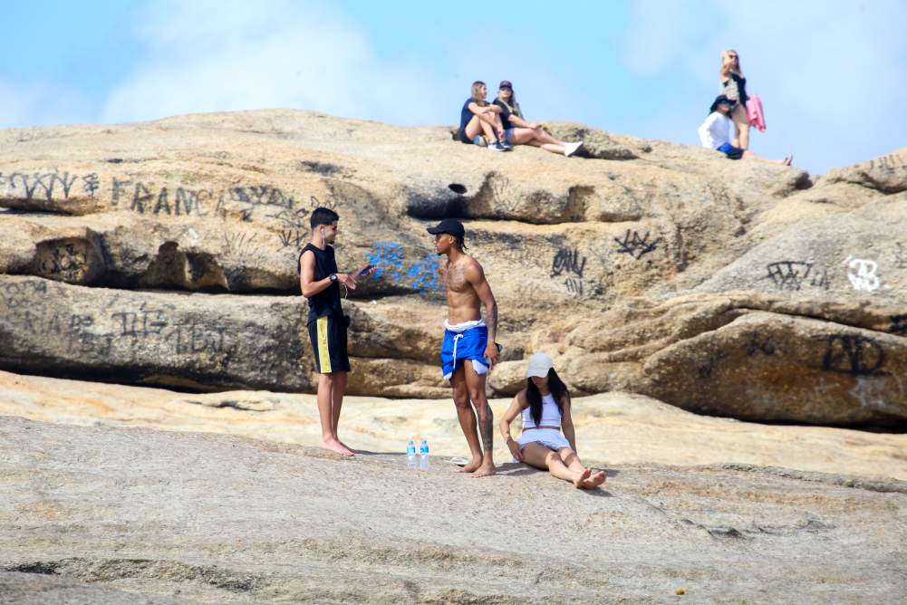 Jogador do Chelsea que namorou Mel Maia é flagrado com nova namorada