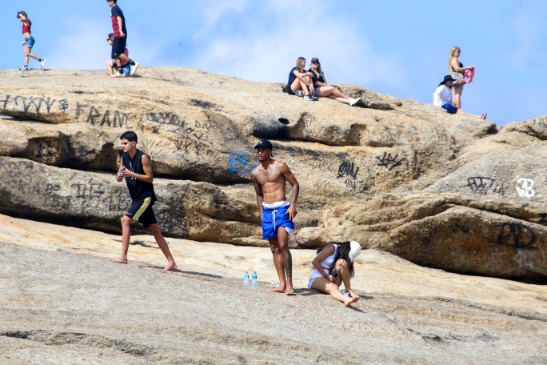 Jogador do Chelsea que namorou Mel Maia é flagrado com nova namorada