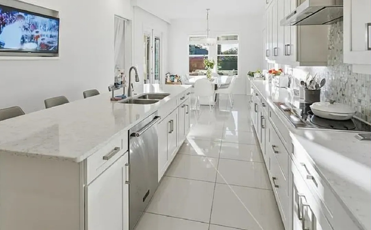 André Valadão coloca mansão de R$ 8,5 milhões à venda em Orlando; veja