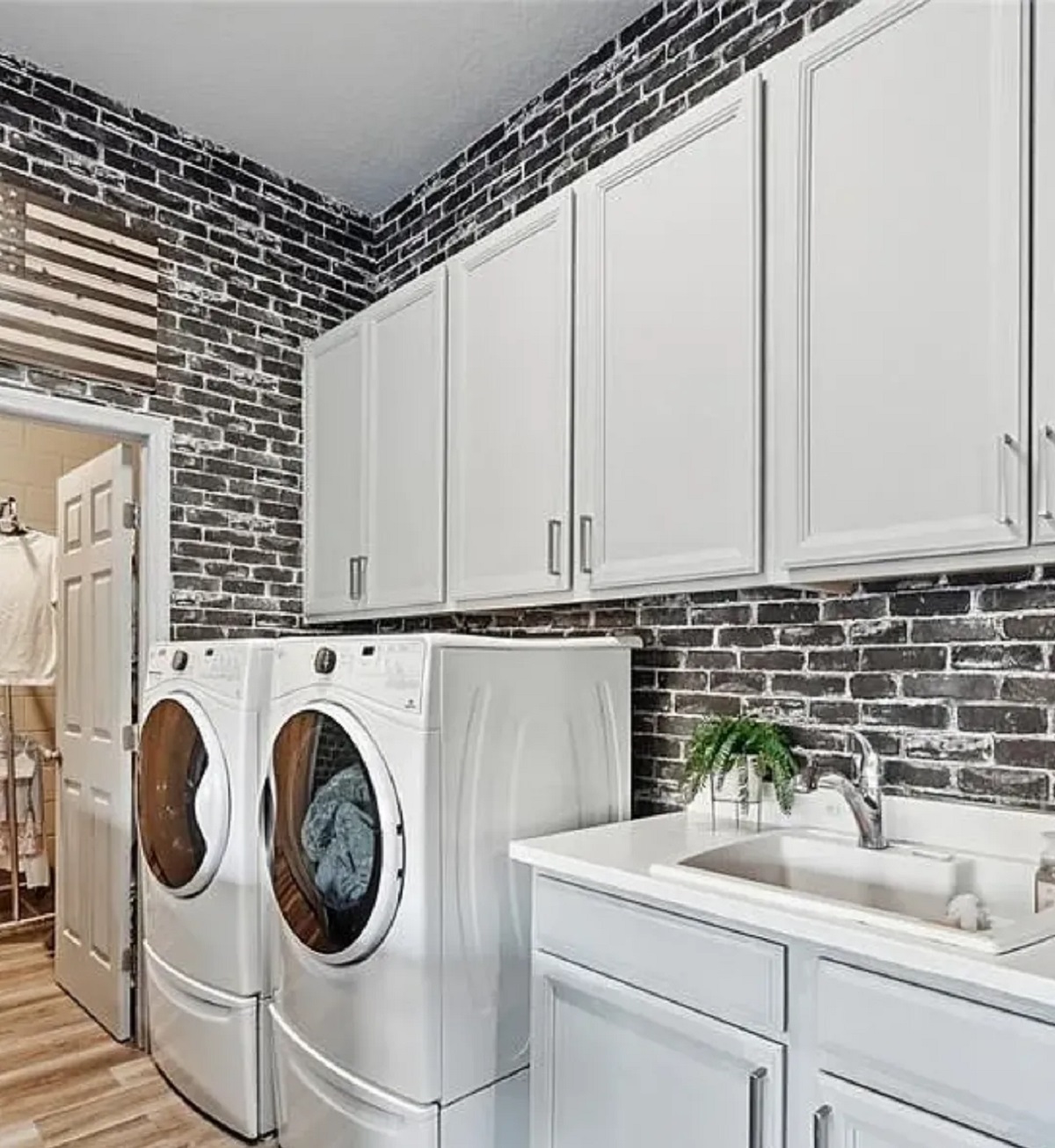 André Valadão coloca mansão de R$ 8,5 milhões à venda em Orlando; veja