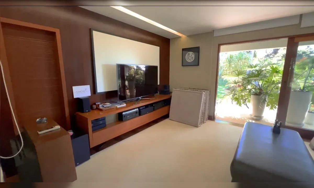 Viih Tube não consegue vender cobertura de luxo com piscina, sauna e cinema e dá desconto milionário