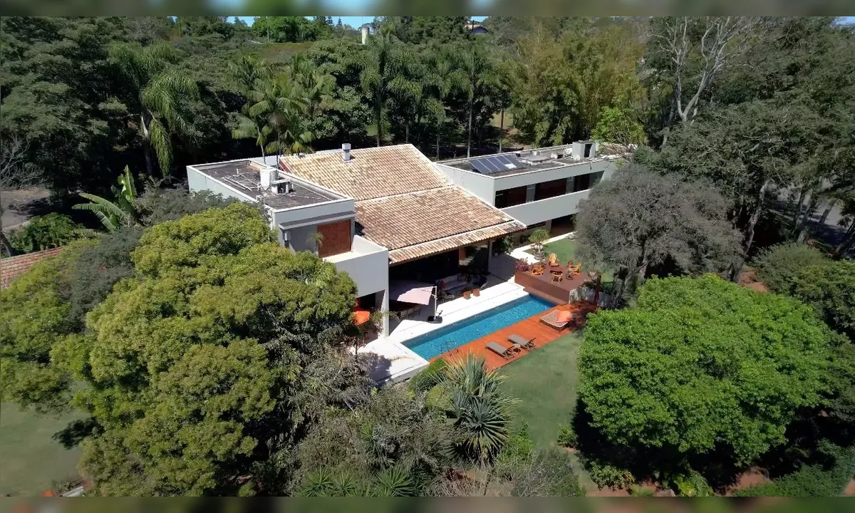 Viih Tube não consegue vender cobertura de luxo com piscina, sauna e cinema e dá desconto milionário