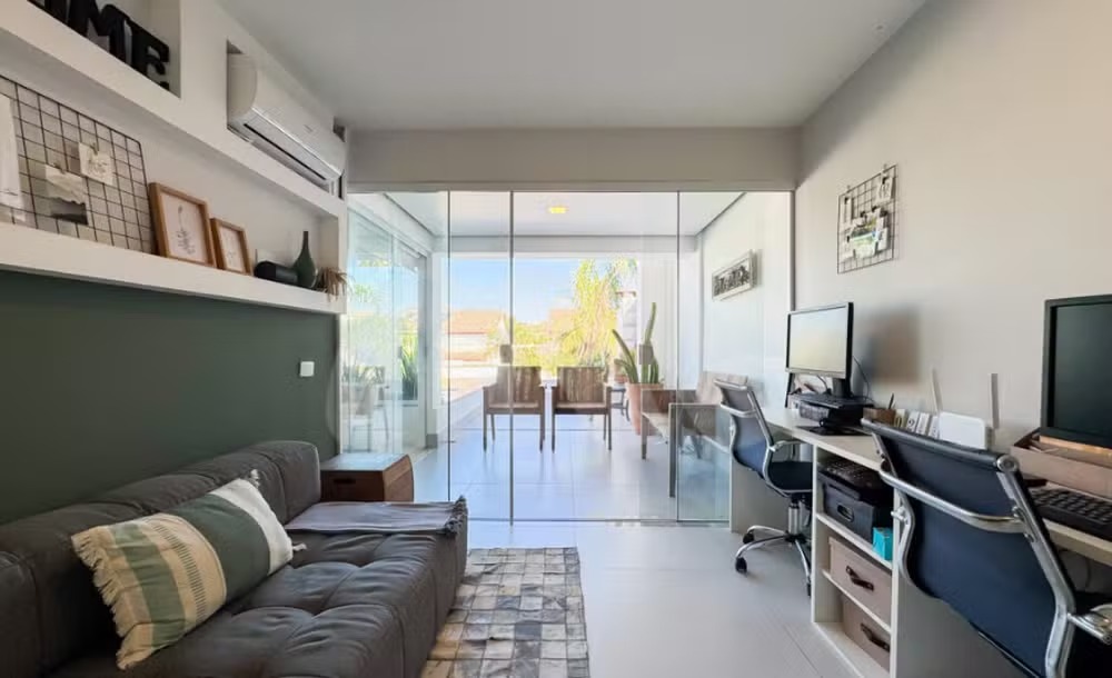 Conheça a nova mansão de Viviane Araújo, com sauna e super garagem; veja fotos