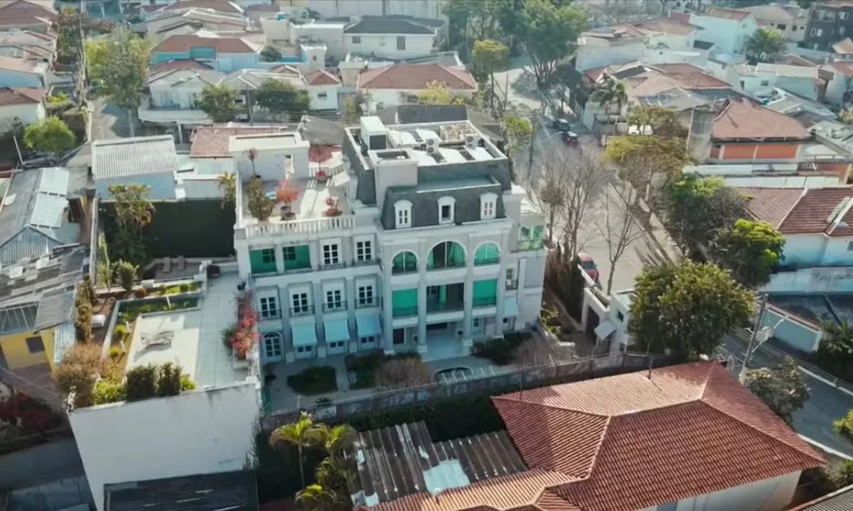 Justiça toma decisão sobre mansão de Anita Harley; imóvel de R$ 50 milhões tem mais de 90 cômodos