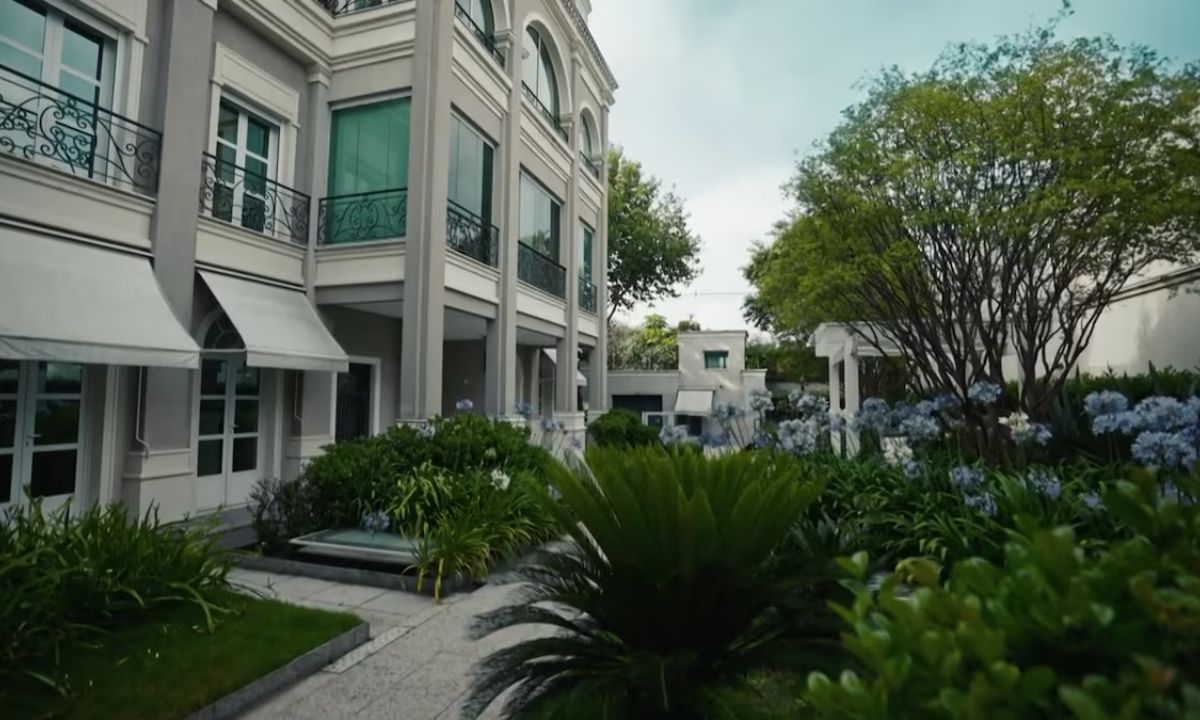 Justiça toma decisão sobre mansão de Anita Harley; imóvel de R$ 50 milhões tem mais de 90 cômodos