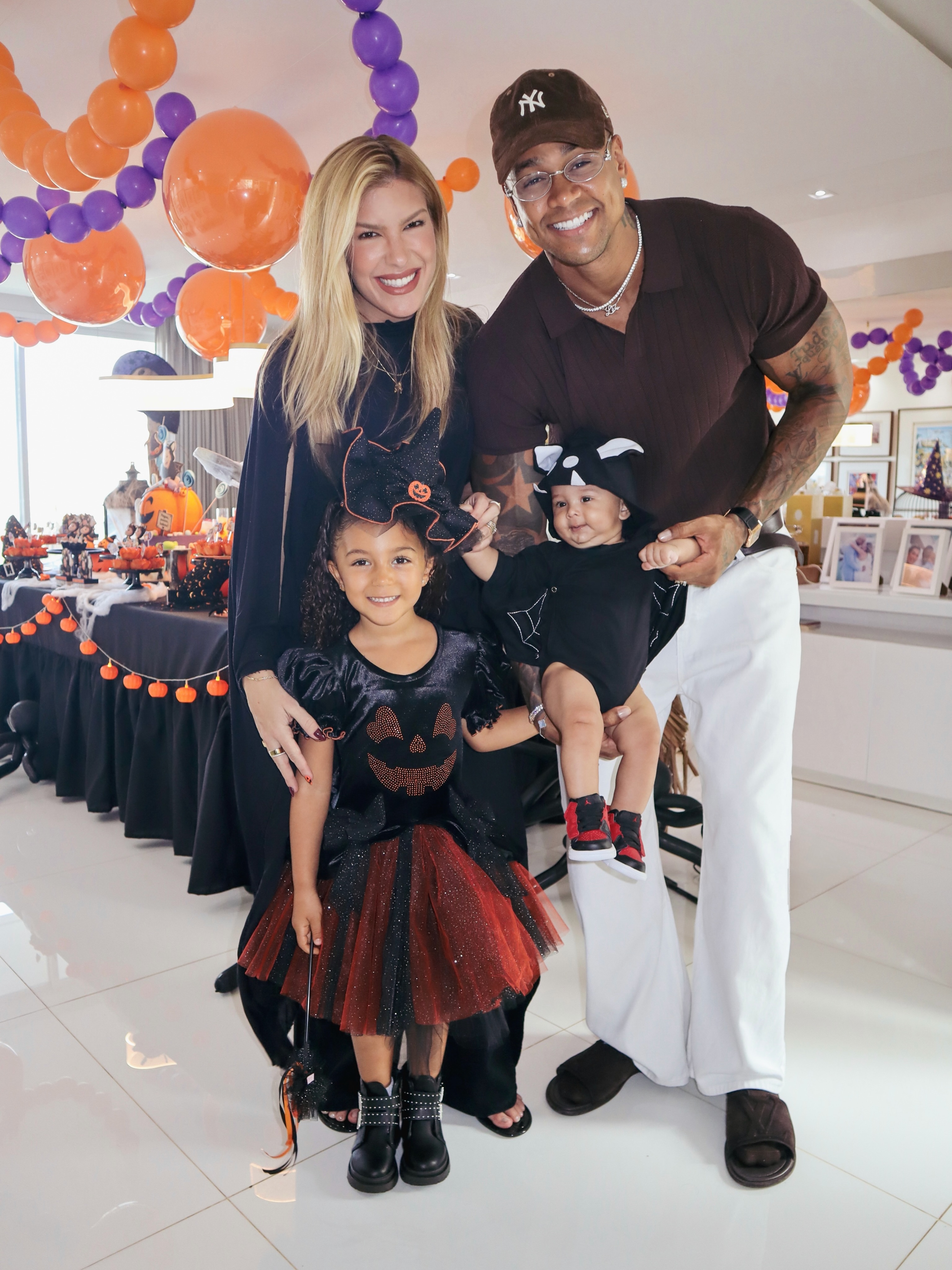 Quinto mêsversário de Levi, filho caçula de Lore Improta e Léo Santana, foi comemorado com o tema de Halloween 