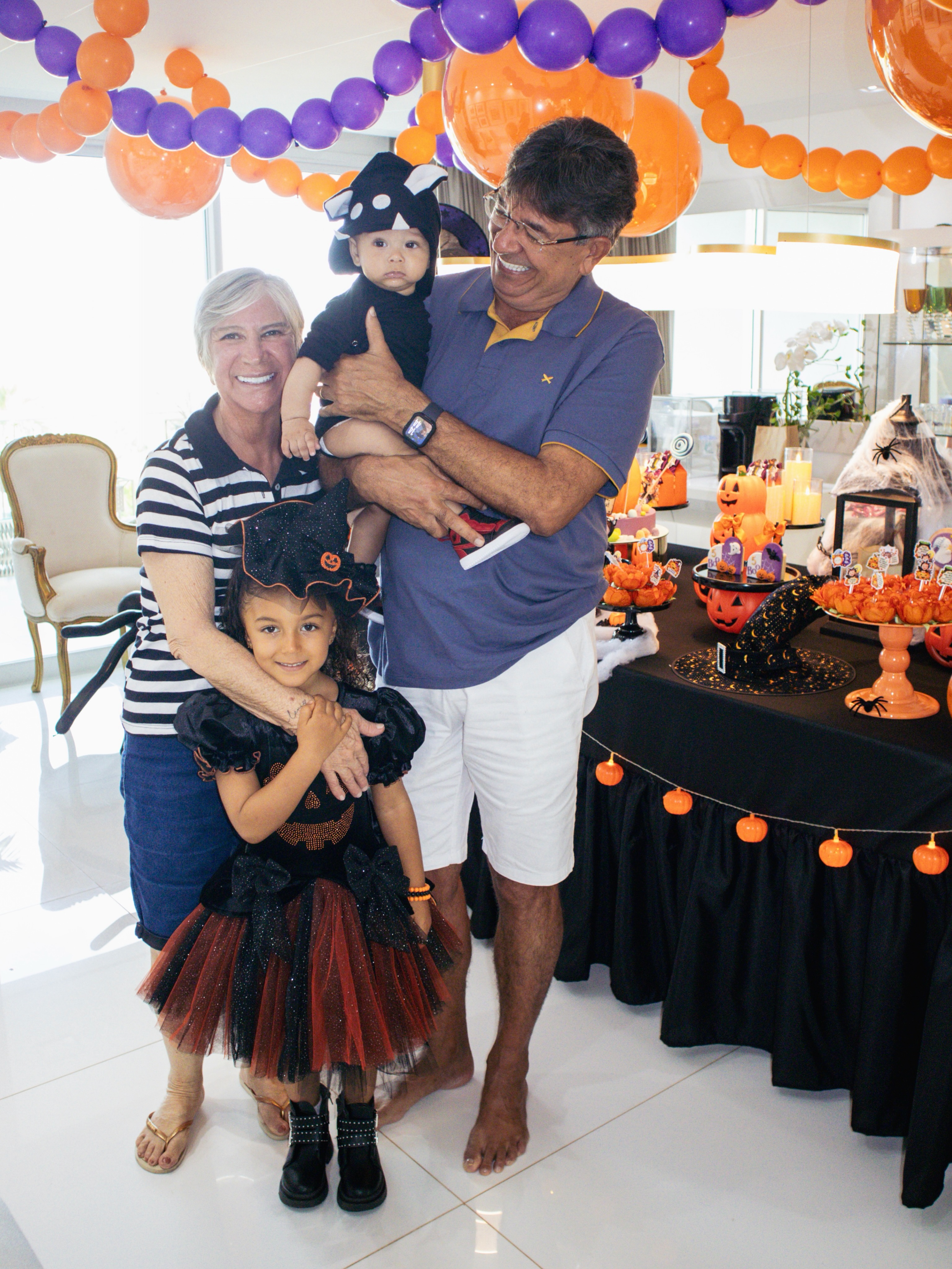Quinto mêsversário de Levi, filho caçula de Lore Improta e Léo Santana, foi comemorado com o tema de Halloween 