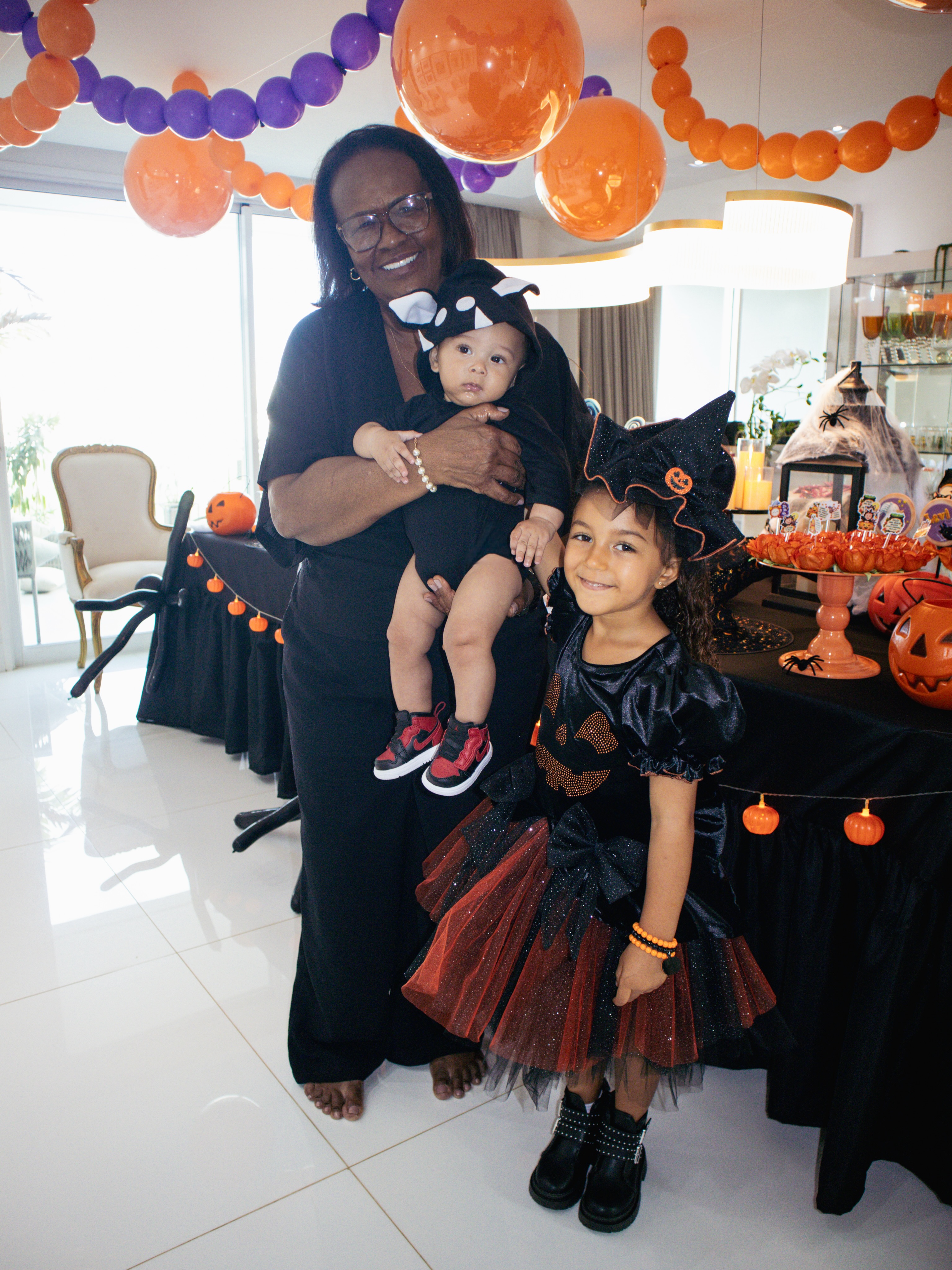 Quinto mêsversário de Levi, filho caçula de Lore Improta e Léo Santana, foi comemorado com o tema de Halloween 