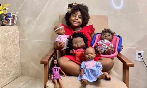 
				
					Especialistas defendem empoderamento de crianças negras com representatividade de bonecas e outros personagens infantis: 'Para se ver e saber que é linda'
				
				
