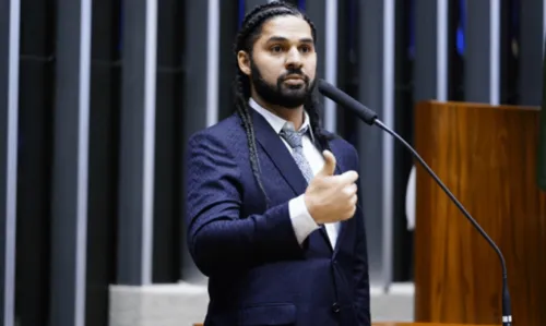 
				
					Entenda problema de saúde do deputado David Miranda que está há seis semanas na UTI; marido retirou candidatura do político
				
				