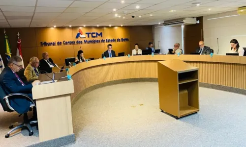 
				
					Esposa de Rui Costa participa de sessão do TCM como conselheira
				
				