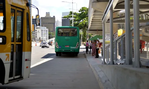 
				
					Ônibus têm itinerário alterado para obra do BRT no Lucaia
				
				