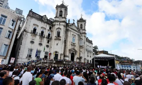 
				
					Santa Missa na Nossa Senhora da Conceição da Praia reúne multidão
				
				