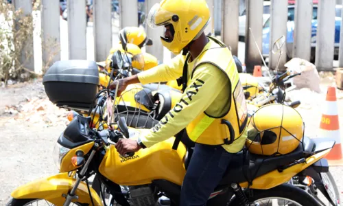 
				
					Mototaxistas de Salvador tem até 5 de abril para fazer vistoria
				
				