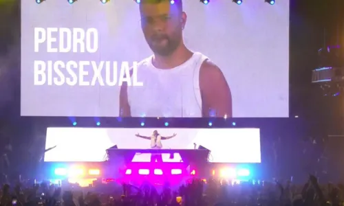 
				
					Pedro Sampaio se declara bissexual no Lollapalooza
				
				