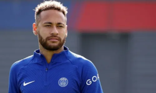 
				
					PSG: cirurgia no tornozelo direito de Neymar 'correu muito bem'
				
				