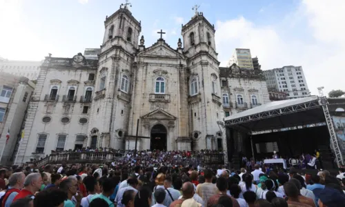 
				
					Santa Missa na Nossa Senhora da Conceição da Praia reúne multidão
				
				