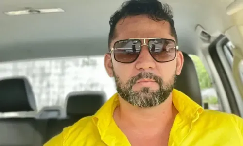 
				
					Empresário morto a tiros em Feira tinha pistola na mochila
				
				