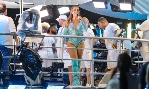 
				
					Ivete irá dirigir show com Gil, Caetano e Luedji no Farol da Barra
				
				