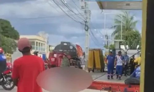 
				
					Operário morre eletrocutado em telhado de posto na Bahia
				
				