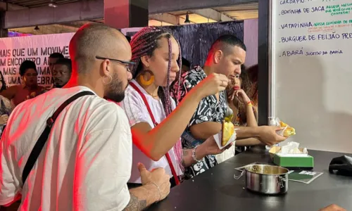 
				
					Conheça a coxinha de vatapá que virou ovo de Páscoa na Bahia
				
				