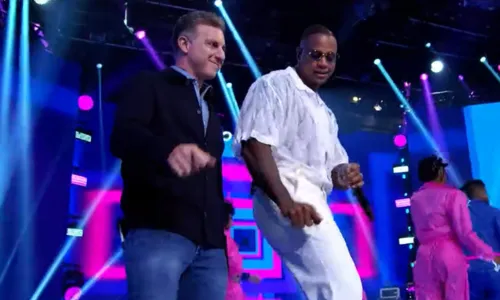 
				
					Leo Santana dança 'Zona de Perigo' com Luciano Huck
				
				