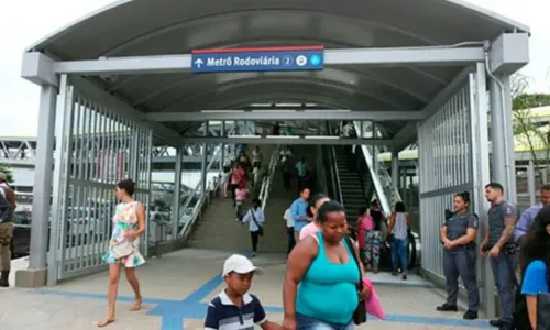 
				
					Biblioteca itinerante é montada em estação do Metrô de Salvador
				
				