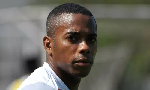 
				
					STJ dá 15 dias para defesa de Robinho contestar condenação
				
				