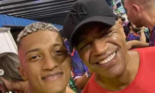 
				
					Tina diz ter beijado Richarlison, mas jogador nega; entenda
				
				