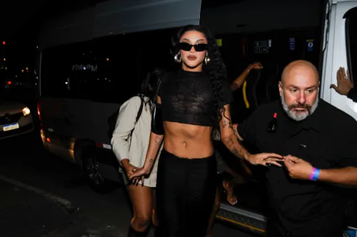 
				
					FOTOS: Pabllo Vittar mostra tudo em aniversário de Anitta
				
				