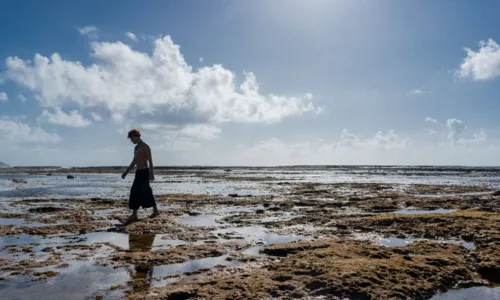 
				
					De volta às raízes, Teto lança seu primeiro clipe gravado na Bahia
				
				