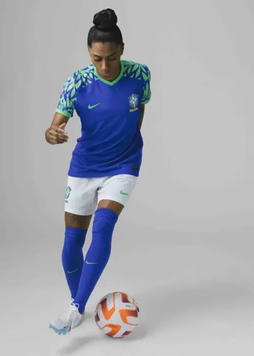 
				
					Seleção brasileira feminina apresenta novo uniforme
				
				