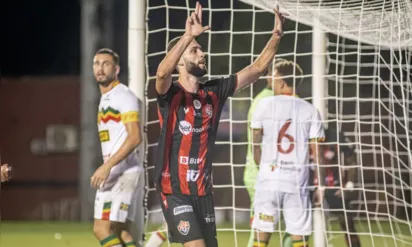 
		Vitória vira contra o Sampaio Corrêa e sobe para 3º na Série B