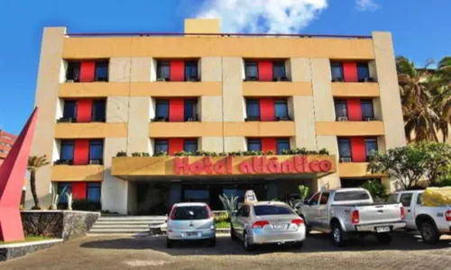 
				
					Antigo Hotel Atlântico é demolido na Orla de Salvador
				
				