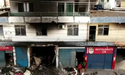 
				
					Após incêndio de loja, parte da Av. Suburbana é interditada
				
				
