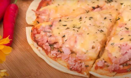 
				
					Aprenda a fazer uma crepioca de pizza com 8 ingredientes
				
				