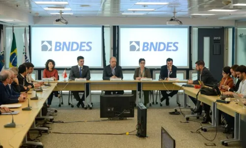 
				
					BNDES destinará R$ 5 bi para preparação de Belém como sede da COP 30
				
				