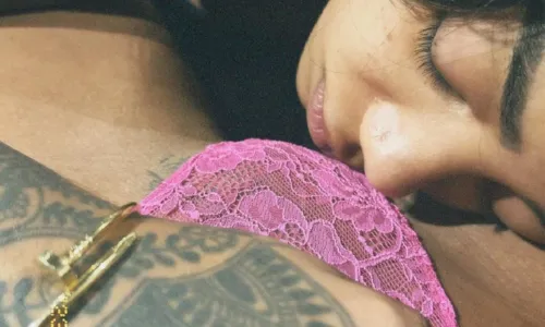 
				
					Brunna Gonçalves exibe tatuagem na virilha em foto íntima com Ludmilla
				
				